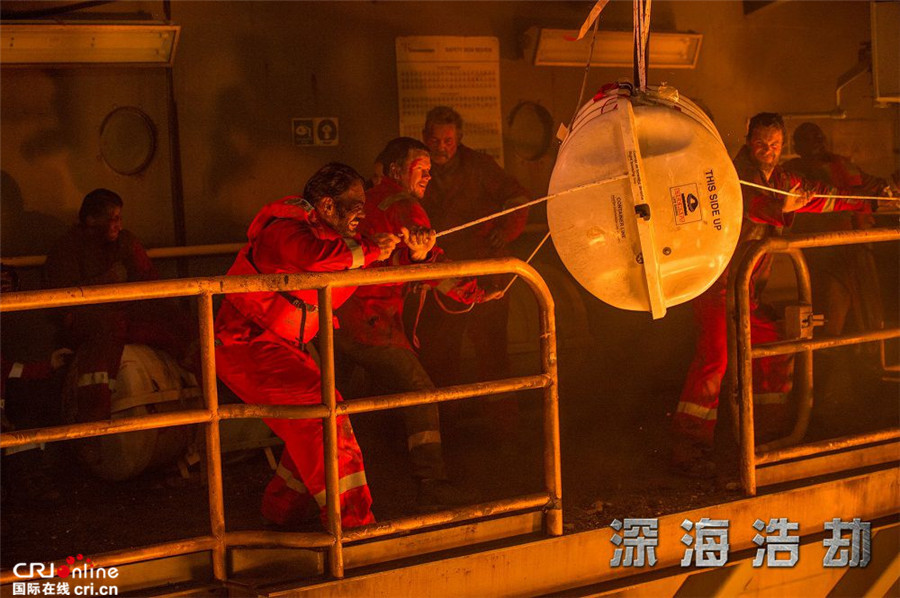 《深海浩劫》 彼得·博格联手马克·沃尔伯格震撼全美