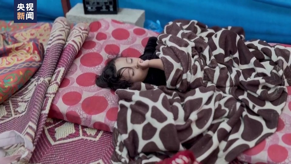 巴以冲突持续 加沙地带进入雨季 民众生存状况进一步恶化