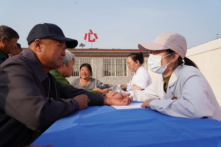 唐山开平： 健康同行助力乡村振兴_fororder_1.JPG