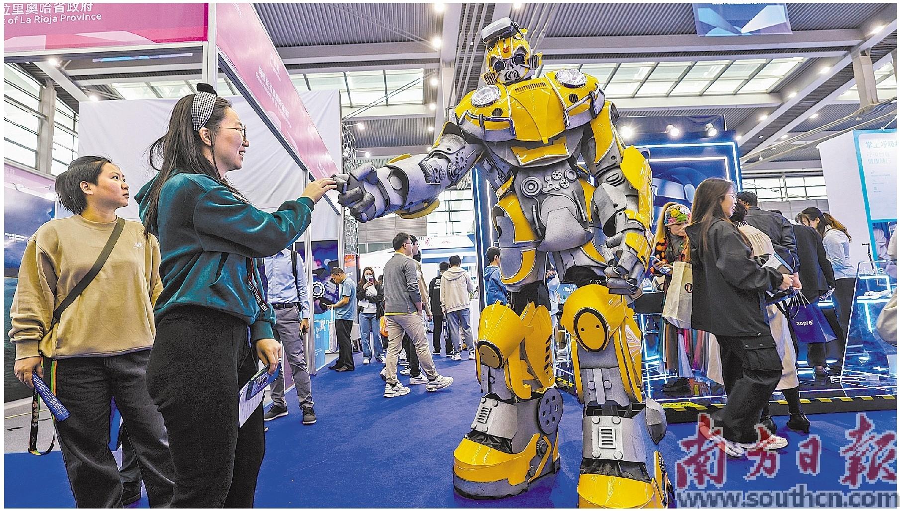 第二十五届高交会闭幕 洽商交易额超372亿元_fororder_72715cb7-cbaa-4202-a78b-84fb4710704d