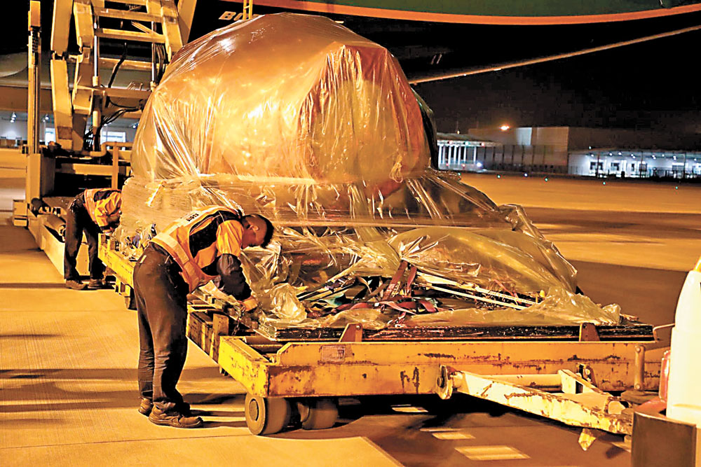 【头条】重庆首次实现空陆联运波音737飞机引擎【内容页标题】重庆多式联运又获新突破 首次实现空陆联运波音737飞机引擎