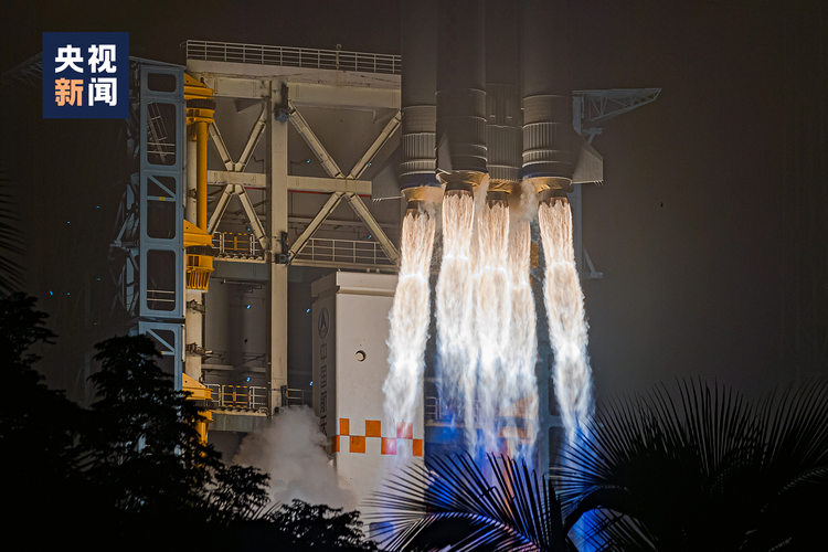 火箭尾焰“拉面”太惊艳！摄影师揭秘→