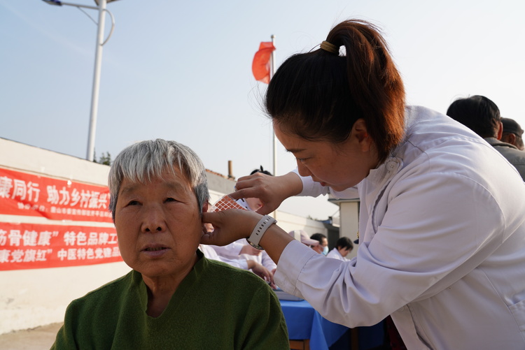 唐山开平： 健康同行助力乡村振兴_fororder_4.JPG