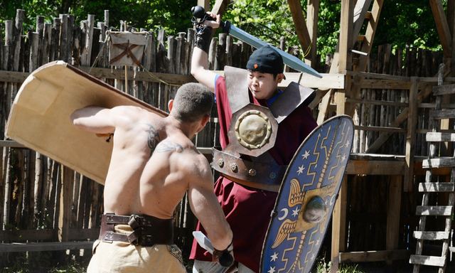 王濛创业亏损千万 频上综艺节目疯狂捞金 王濛创业亏损千万 频上综艺节目疯狂捞金