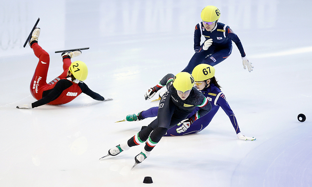 王濛创业亏损千万 频上综艺节目疯狂捞金 王濛创业亏损千万 频上综艺节目疯狂捞金