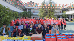江西省市场监管局新闻宣传处和行政审批处支部联合开展“重阳敬老”活动