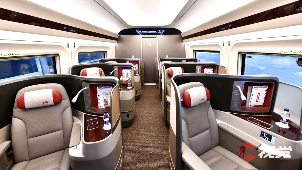 （转载）蓉港高铁升级 首趟复兴号智能动车组开行