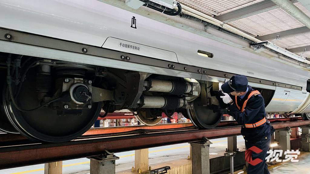 （转载）蓉港高铁升级 首趟复兴号智能动车组开行