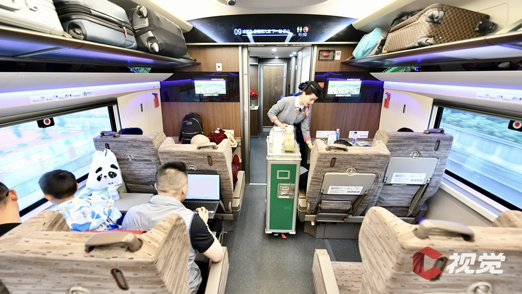 （转载）蓉港高铁升级 首趟复兴号智能动车组开行