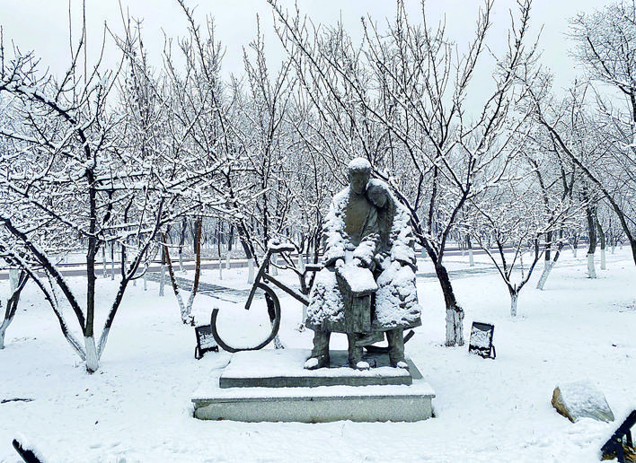 吉林伊通河畔冰雪丹青