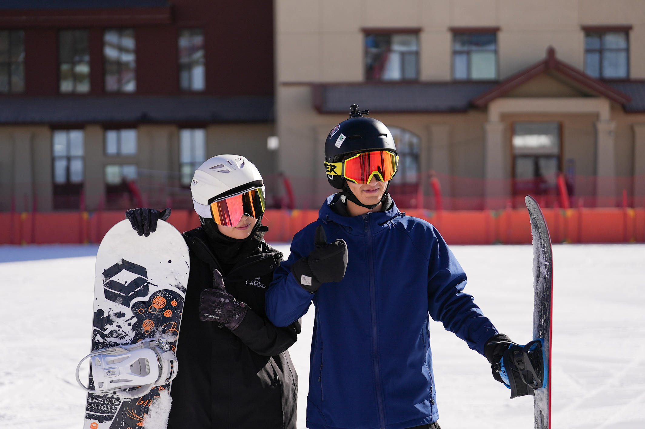 河北涞源：七山滑雪场“开板”迎雪季_fororder_5