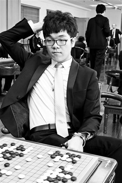 柯潔遲到輸棋並非最慘 名宿中途忘記比賽丟衛冕