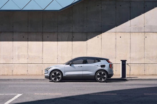 与SMART精灵同平台打造 详解沃尔沃首款全新纯电小型SUV-EX30_fororder_image003