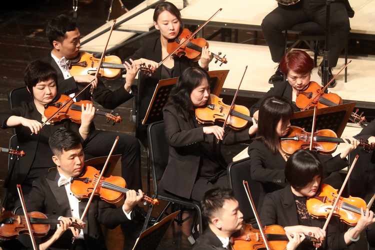 天津交响乐团亮相深圳“光荣与梦想”奏响津深情_fororder_2