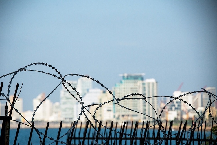 专家：此轮冲突不仅将重创巴以，也会让世界经济“很受伤”