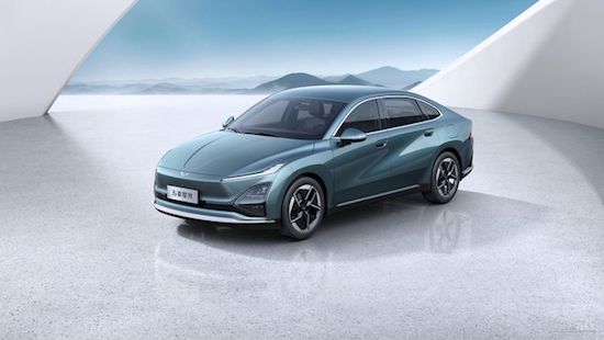 空间大/溜背造型 五菱星光11月上市_fororder_image002