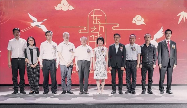 萃华和深圳珠宝博物馆联合主办的“东方之华—花丝镶嵌精品珠宝展”启幕