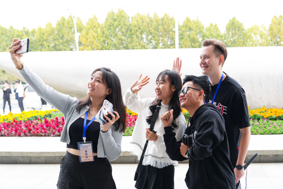 [Daka China 2023] Foreign Internet Vloggers Explore Hefei, Amazed by ...