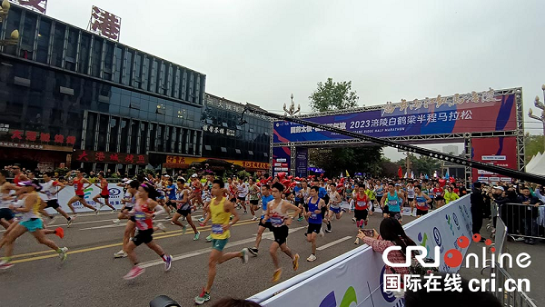 鐵人三項賽、馬拉松，上週末，重慶高水準體育賽事不斷_fororder_圖片3