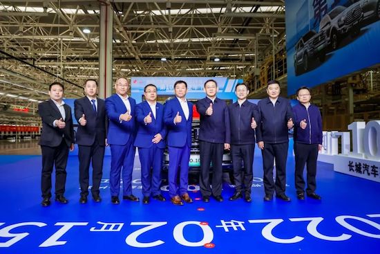 中國高端越野基地年産首破紀錄 長城汽車荊門工廠年度第10萬輛車下線_fororder_image002