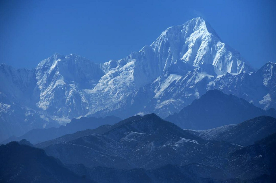 （转载）四川9座山峰最新高度公布 “蜀山之王”贡嘎山身高7508.9米