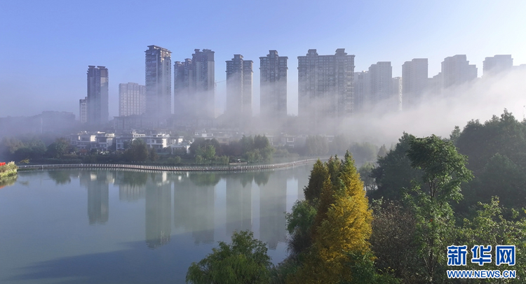 贵州贵阳：晨雾缭绕 美如仙境
