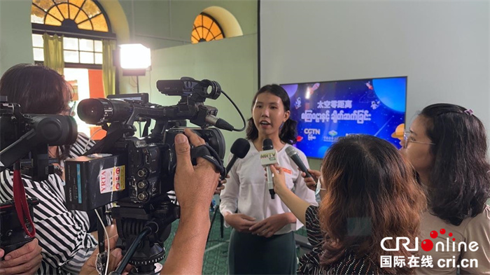 《太空零距离》网络互动课堂  点燃缅甸学生太空梦想_fororder_306681dcf5f4498ea458295d1f6fa99d