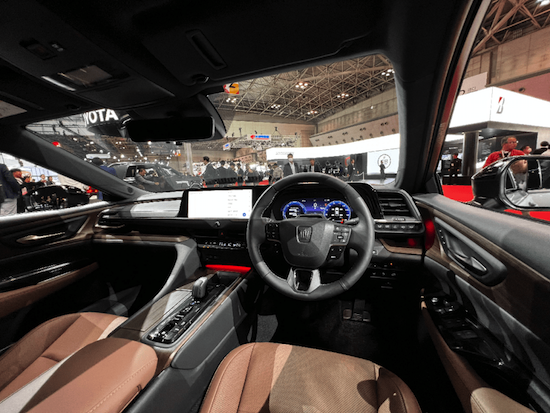 或为全新皇冠Sedan 丰田新车型将亮相广州车展_fororder_image007