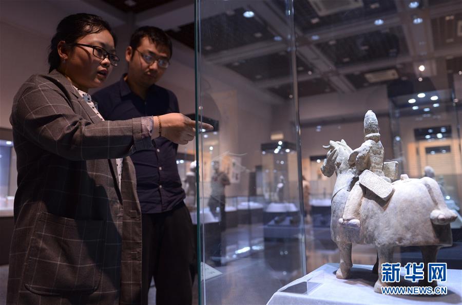 中国古代人物俑特展在西安展出