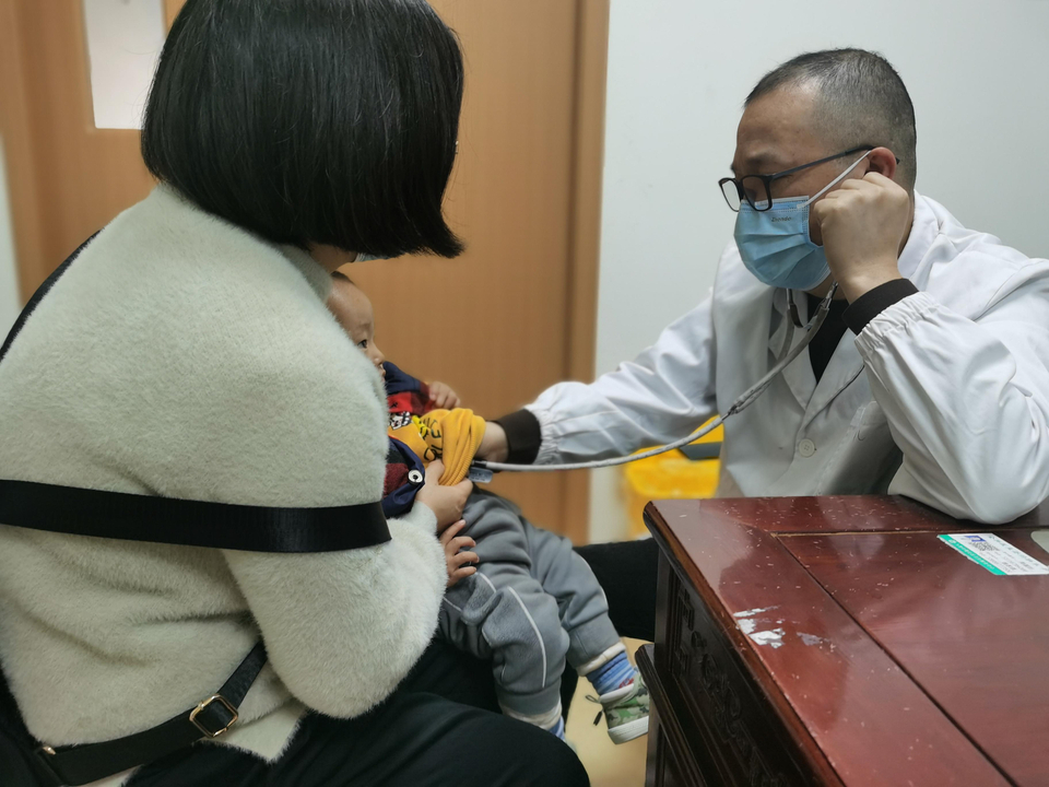 健康小站丨孩子咳咳咳，门诊量激增，怎么破？家门口的社区医院有妙招_fororder_1729718806990962688_720px