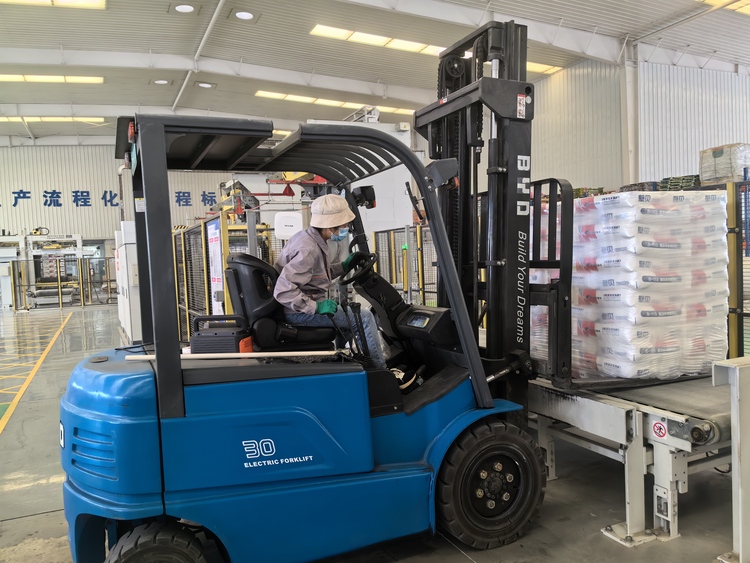 河北定兴：提高“服务力”助推优化营商环境再“升级”_fororder_03