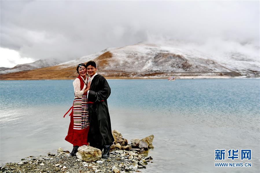 西藏：春日陽湖
