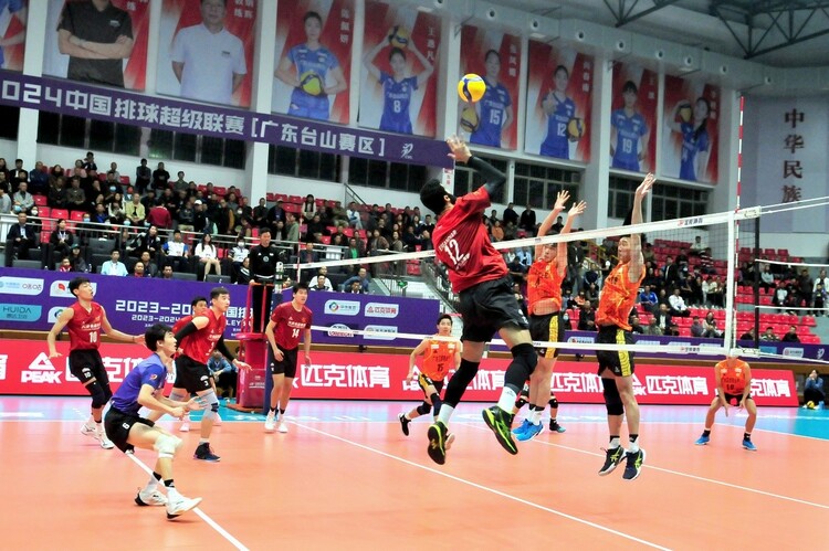 鏖战五局 天津食品集团男排力挫广东保持五连胜_fororder_图片2