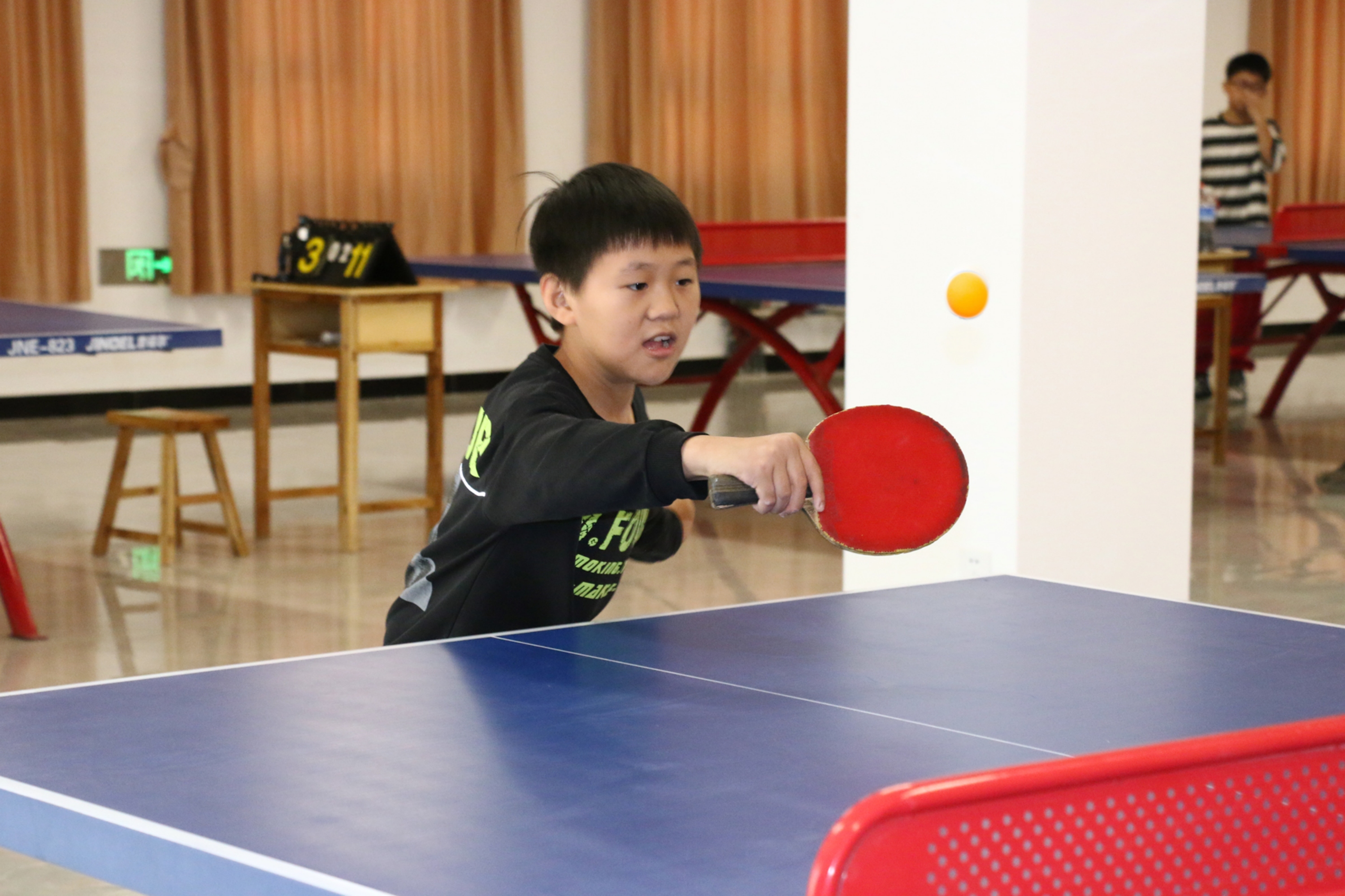 河北定兴：乒乓球赛竞风采_fororder_003