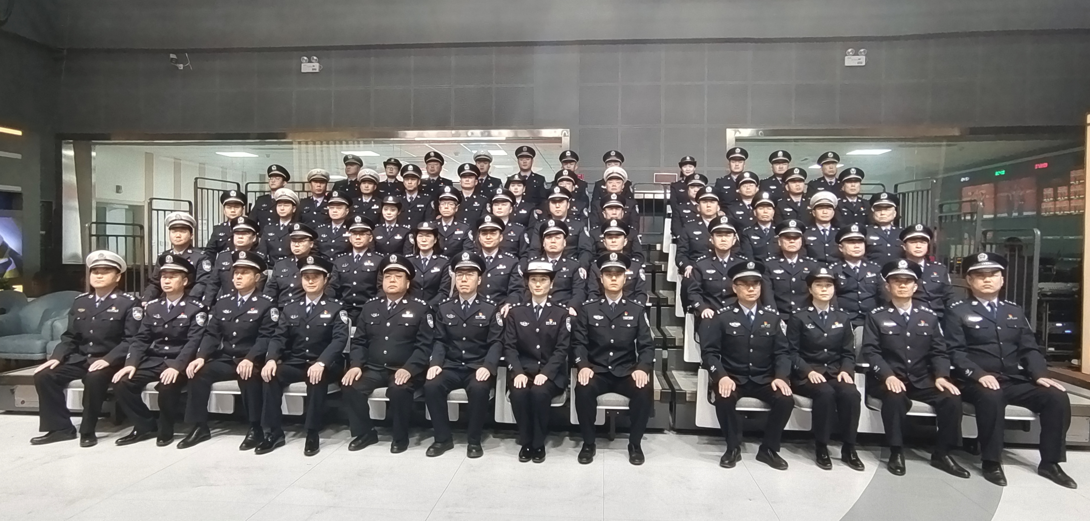 警星荟萃耀东秦 渭南市第四届公安机关“双十佳”媒体见面会举行_fororder_图片8