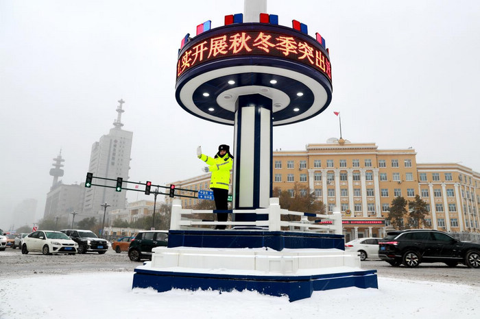 保暢通、保民生 黑龍江省全力應對暴雪天氣