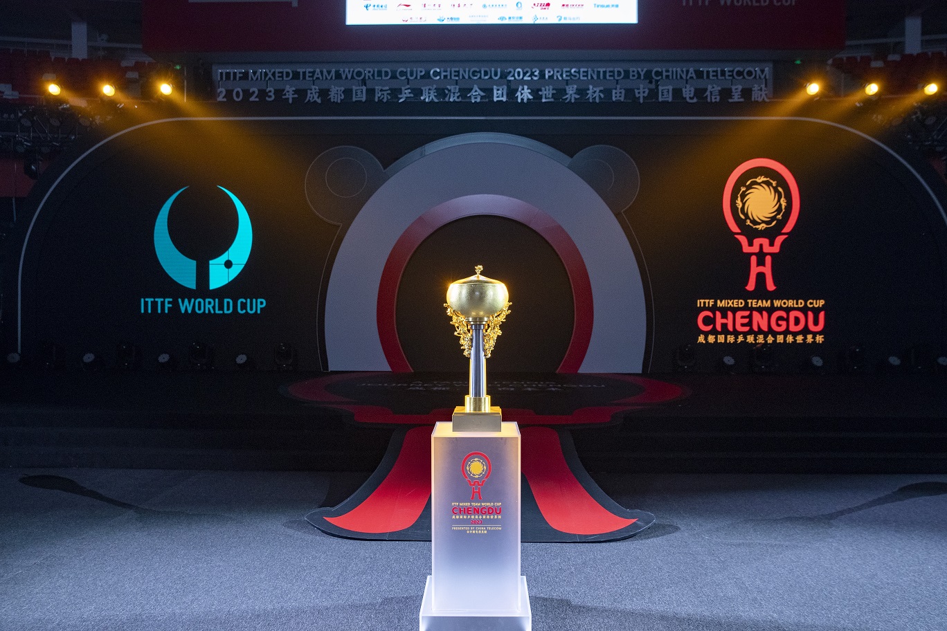 （转载）成都混合团体世界杯冠军奖杯亮相赛场