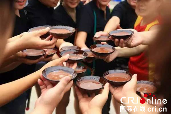 江西信丰县田垅村:安西“三月三”乌饭节别样精彩 江西信丰县田垅村:安西“三月三”乌饭节别样精彩