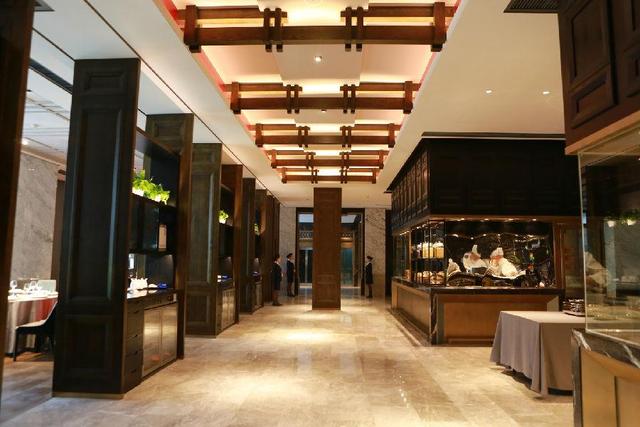 徐记海鲜登陆株洲红旗广场:解锁8万元金枪鱼王吃鱼新姿势 徐记海鲜登陆株洲红旗广场:解锁8万元金枪鱼王吃鱼新姿势