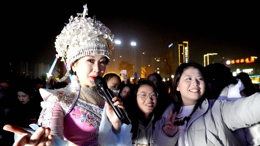 贵阳路边音乐会·阳明洞专场激情开唱 沉浸式感受音乐魅力