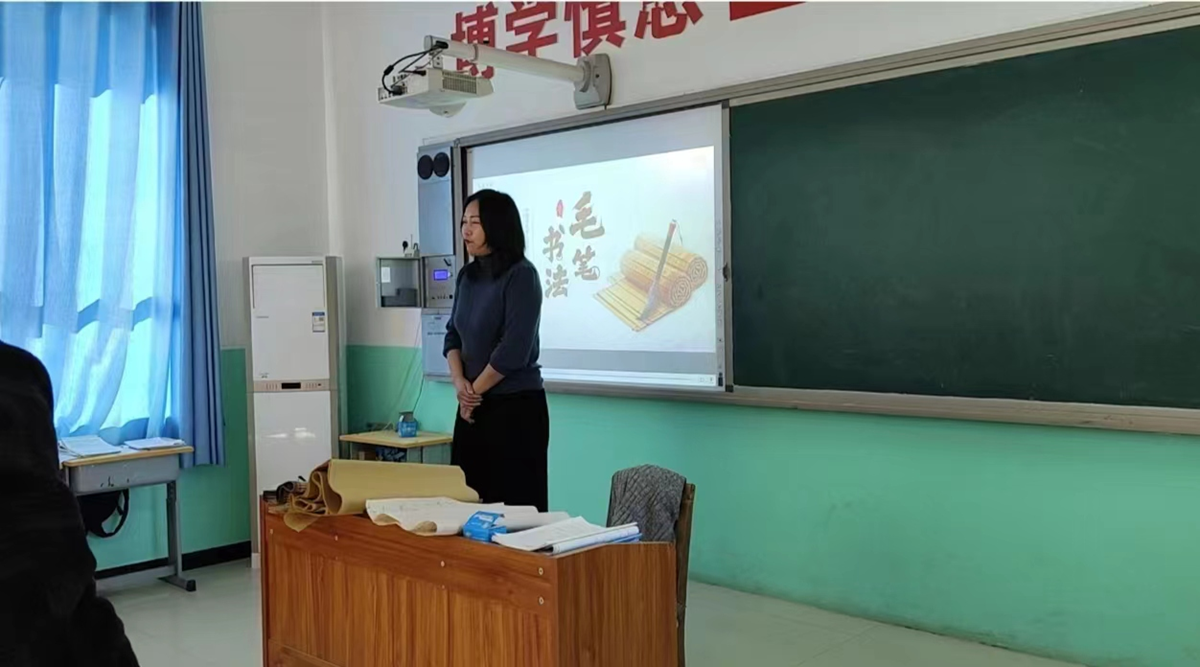 保定市满城区开展“双争”有我 文化名家进校园活动_fororder_满城区举行“双争”有我 画说河北—传统书画进校园活动 摄影 杨东升