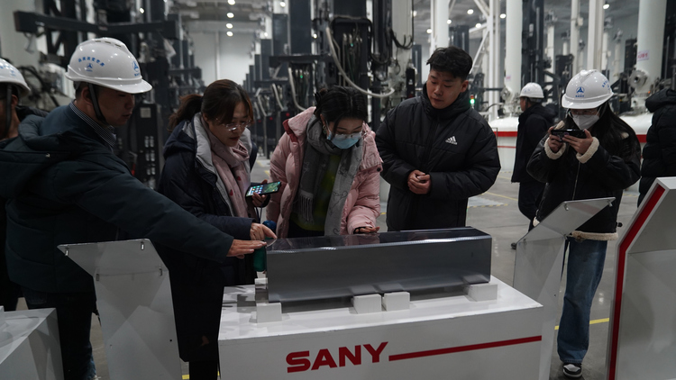 晉彩向未來｜朔州平魯：拓展前沿産業 加速打造硅芯産業新高地_fororder_DSC02061.JPG