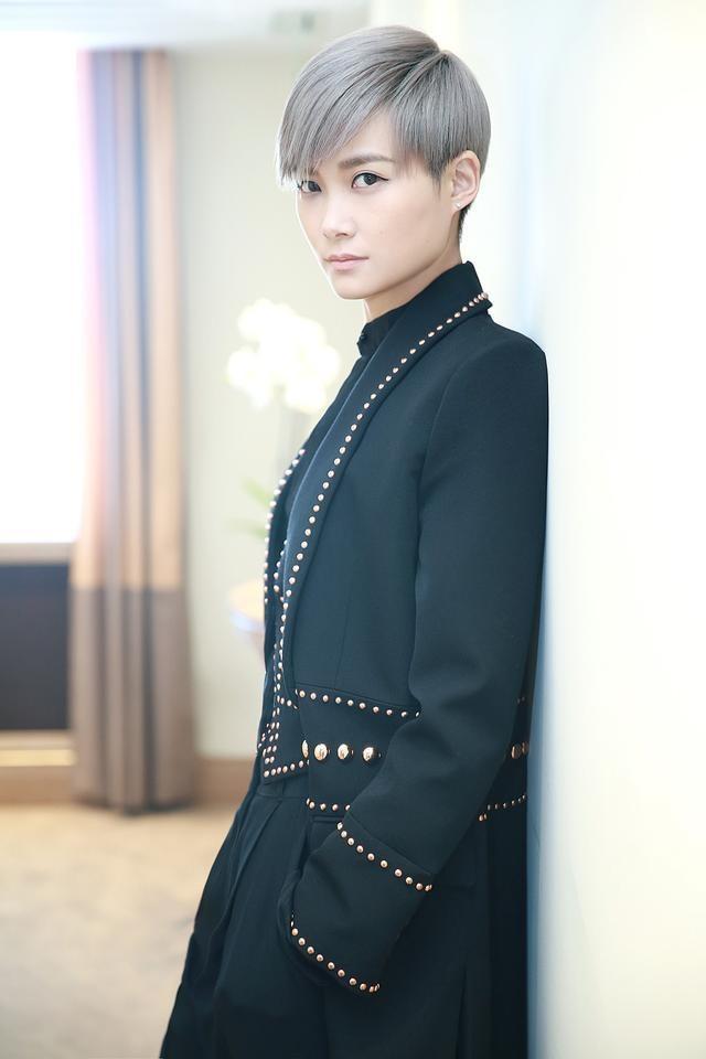 李宇春进军二次元 新造型成谜引期待