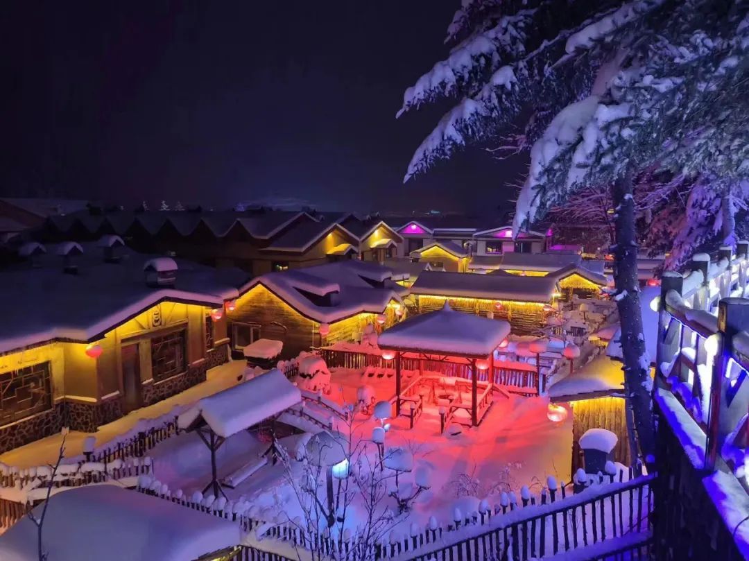 黑龙江雪乡景区11月10日零时起正式开园迎宾