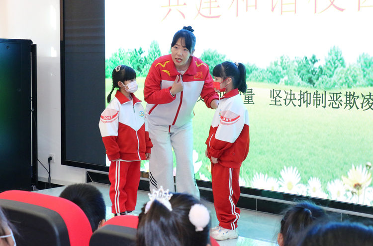 河北定兴：预防校园欺凌 共建文明校园_fororder_004.JPG