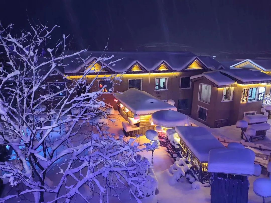 黑龙江雪乡景区11月10日零时起正式开园迎宾