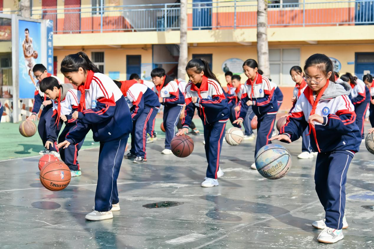 邯鄲冀南新區：多彩課間助力學生幸福成長_fororder_圖片2