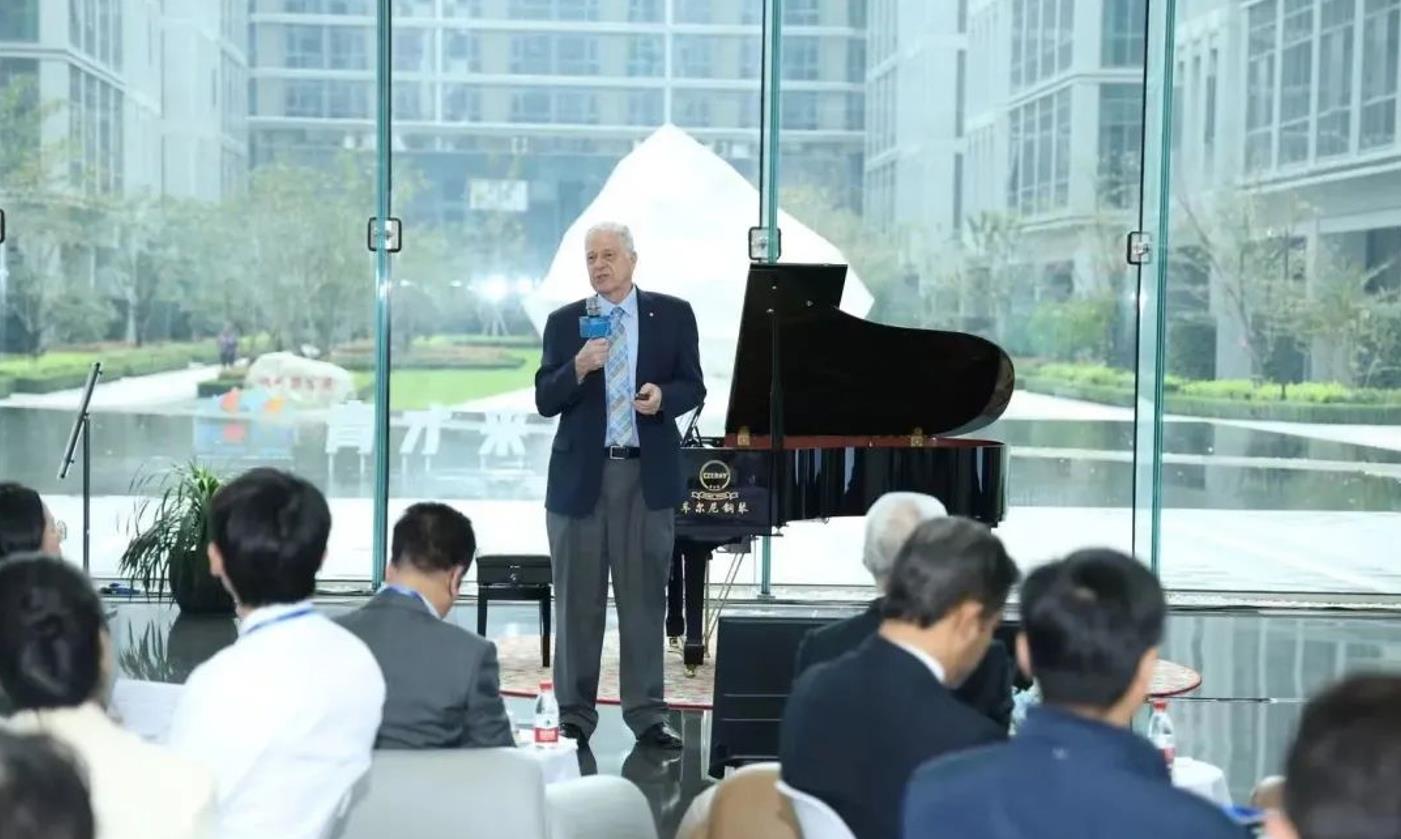 科学咖啡馆“对话诺奖—探究穿越星际的引力”活动在浙江杭州举行_fororder_微信截图_20231115133529