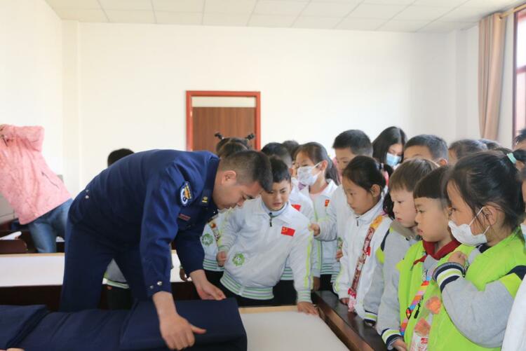 甘肅慶城：紅門開放迎孩童 消防安全入童心_fororder_圖片3