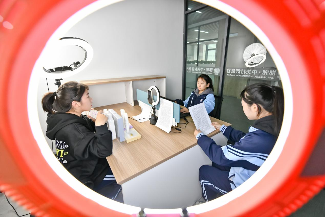 邯鄲冀南新區：發展新時代職業教育 推動産城教融合發展_fororder_3